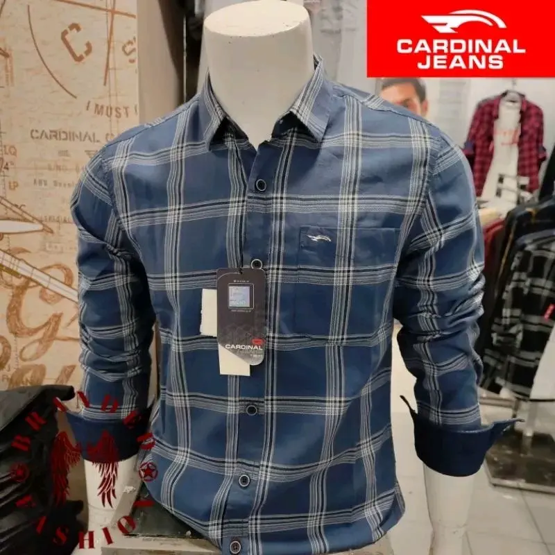 Kemeja Pria Cardinal Jeans 78J Slim-fitting Biru Kancing Katun Kancing Katun yang elegan  kemeja ini cocok dipakai dalam berbagai kesempatan. kasual Wine Kotak Motif 1