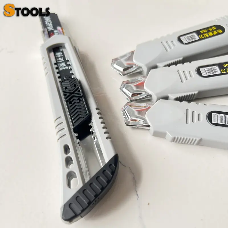 Dao dọc giấy 306 lưỡi thép SK-5 đen siêu sắc bén, khung inox dày dặn cứng cáp chống gỉ, chịu lực tốt, cắt giấy, băngdính 5