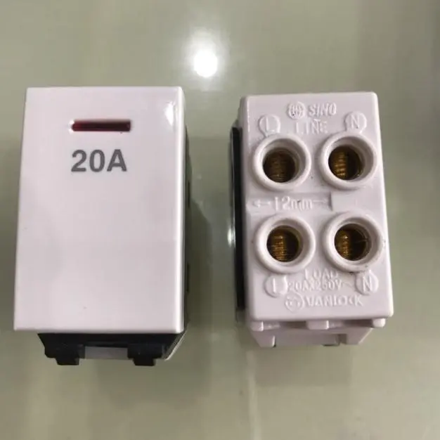 Công tắc 20A bình nóng lạnh mã S18CC Sino 0
