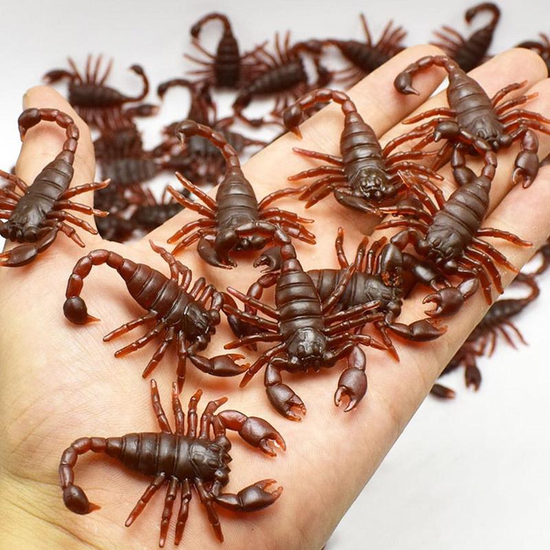 Product Introduction of April Fool's Day Simulation Cockroach Small Strong Compulsion Funny Scary Toys Prank Props 32