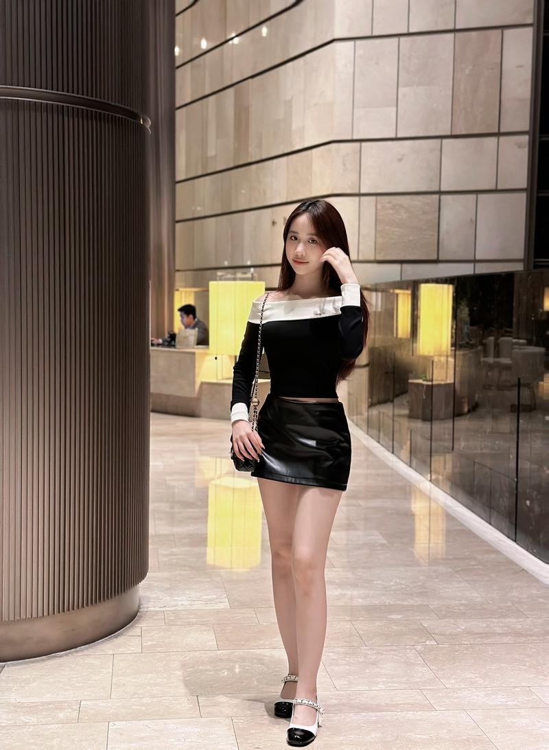 Product Introduction of Áo thun gân trễ vai,phối màu 9
