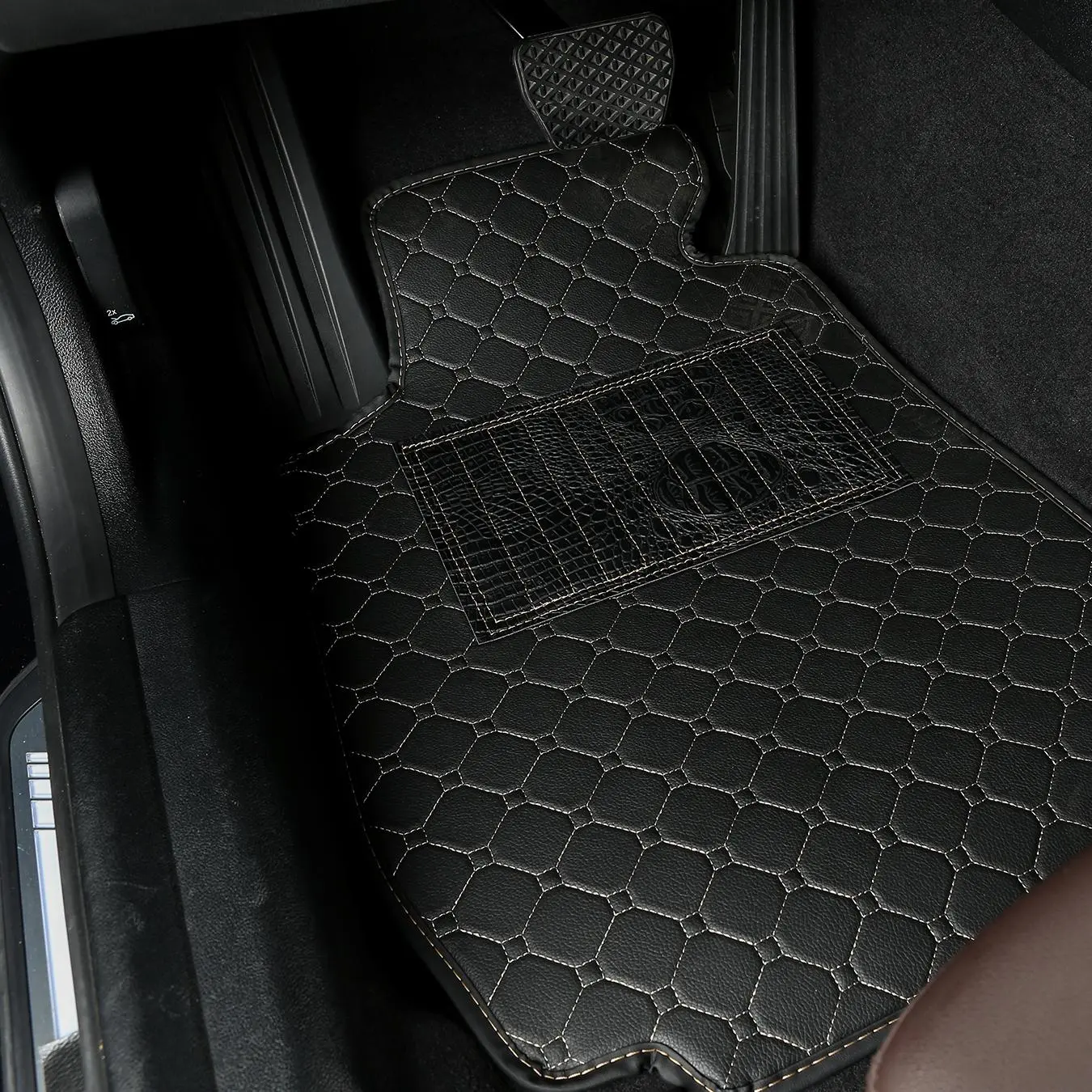 Car Floor Mat, PU Leather Car Floor Mat, Universal Car Interior Accessories for BMW X1 (Foreign Standard Axle)