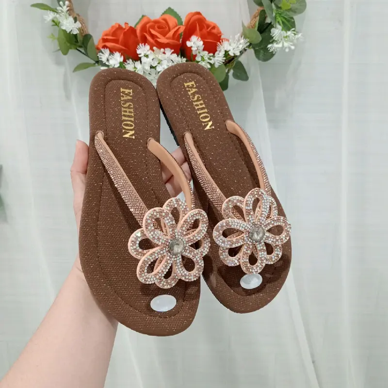 Dép Kẹp Quai Xoàn Hoa Đan Đính Đá Đế TPR Chống Trơn Thiết Kế Nữ Tính Thích Hợp Cho Nàng Đi Chơi Du Lịch Dạo Phố 4
