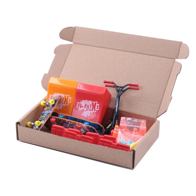 Product Introduction of DIY Finger Tracksuit Skateboard Scooter Mainan percutian kanak-kanak kombinasi seluar kereta mendatar dua roda 24