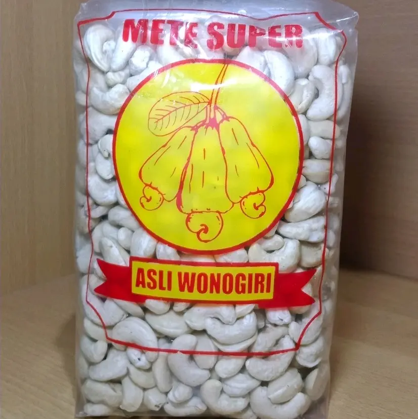 kacang mete  Mede mentah grade super kemasan 1kg