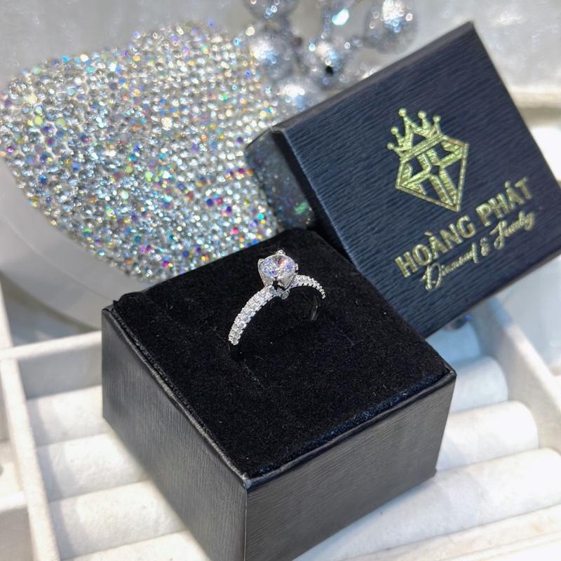 Trang Sức Nhẫn Bạc Ý 925 Một Hột 4 Chấu Hoa Hồng Đai Tấm Xi Kim (N125)