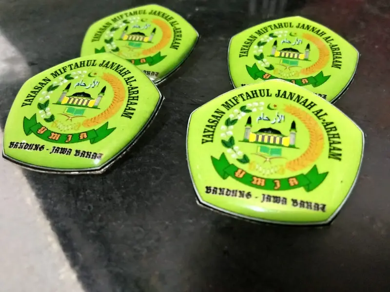 PIN RESIN AKRILIK CUSTOM / PIN BROS / PIN SEKOLAH / PIN KAMPUS / PIN LOGO Clips 0