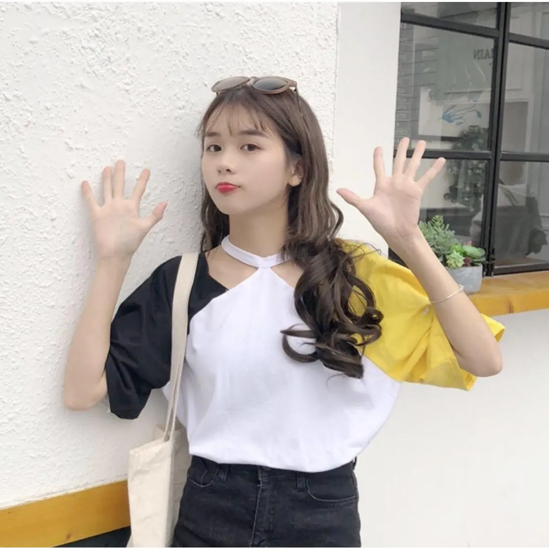 Baru (fesyen)! Kemeja-t fesyen gaya Korea, baju lengan pendek luar bahu, 2 warna, ada 2 warna, ada 4 saiz M L XL XXL
