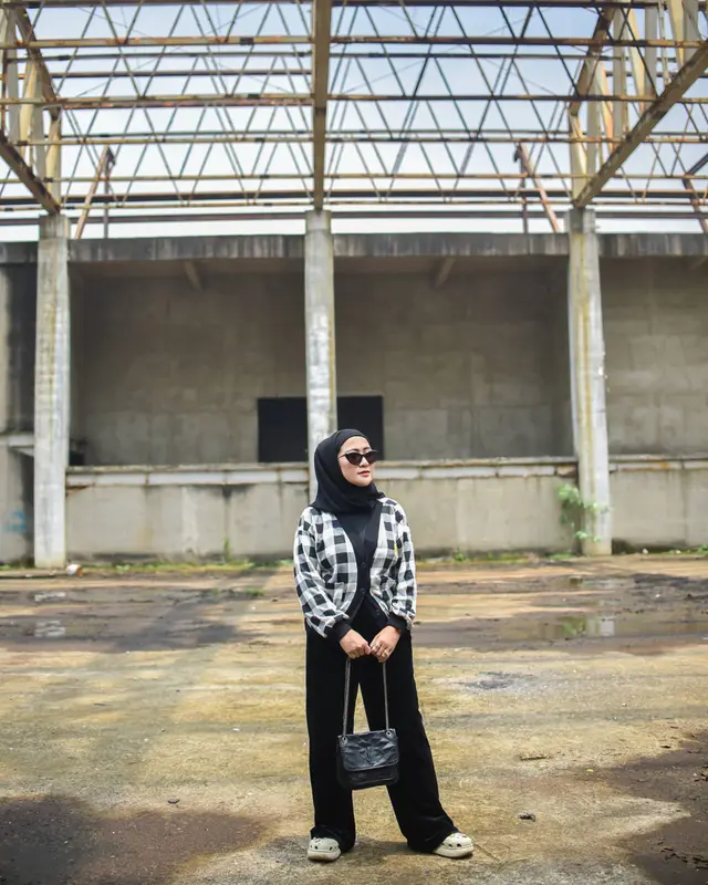 Jeena - Azra Cardigan Best Seller Muslim Wanita Muslim Wanita Outer Oversize Panjang Atasan Basic Baju Santai Hitam Kardigan 2