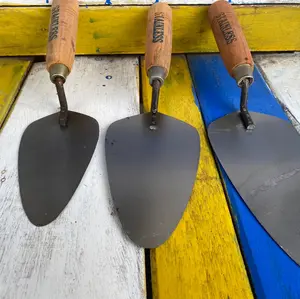 Sendok Semen Sekop Alat Taman Baja Berkualitas Gagang Kayu Kuat Tahan Lama 3 Ukuran Berbeda Ideal untuk Gali Tanah dan Memindahkan Material