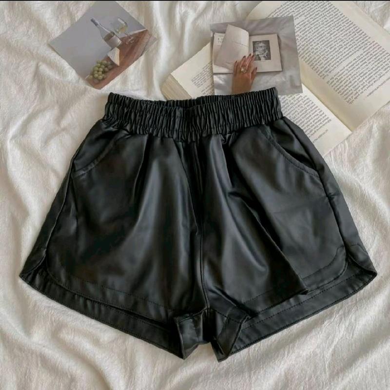 Quần short da cạp cao quần sooc nữ da cao cấp cạp chun cao độc đáo Kem Women Pants