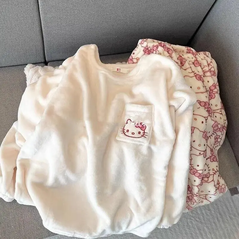 Đồ Ngủ Hellokitty, Dành Cho Nữ, Chất Liệu vải nỉ Thích Hợp Cho Mùa Đông, Hàng Mới Về, Lót Lông Cừu, Dày Dặn, Phong Cách Ngọt Ngào Và Dễ Thương, Hoạt Hình Phong Cách Nhật Bản, Đồ Mặc Nhà