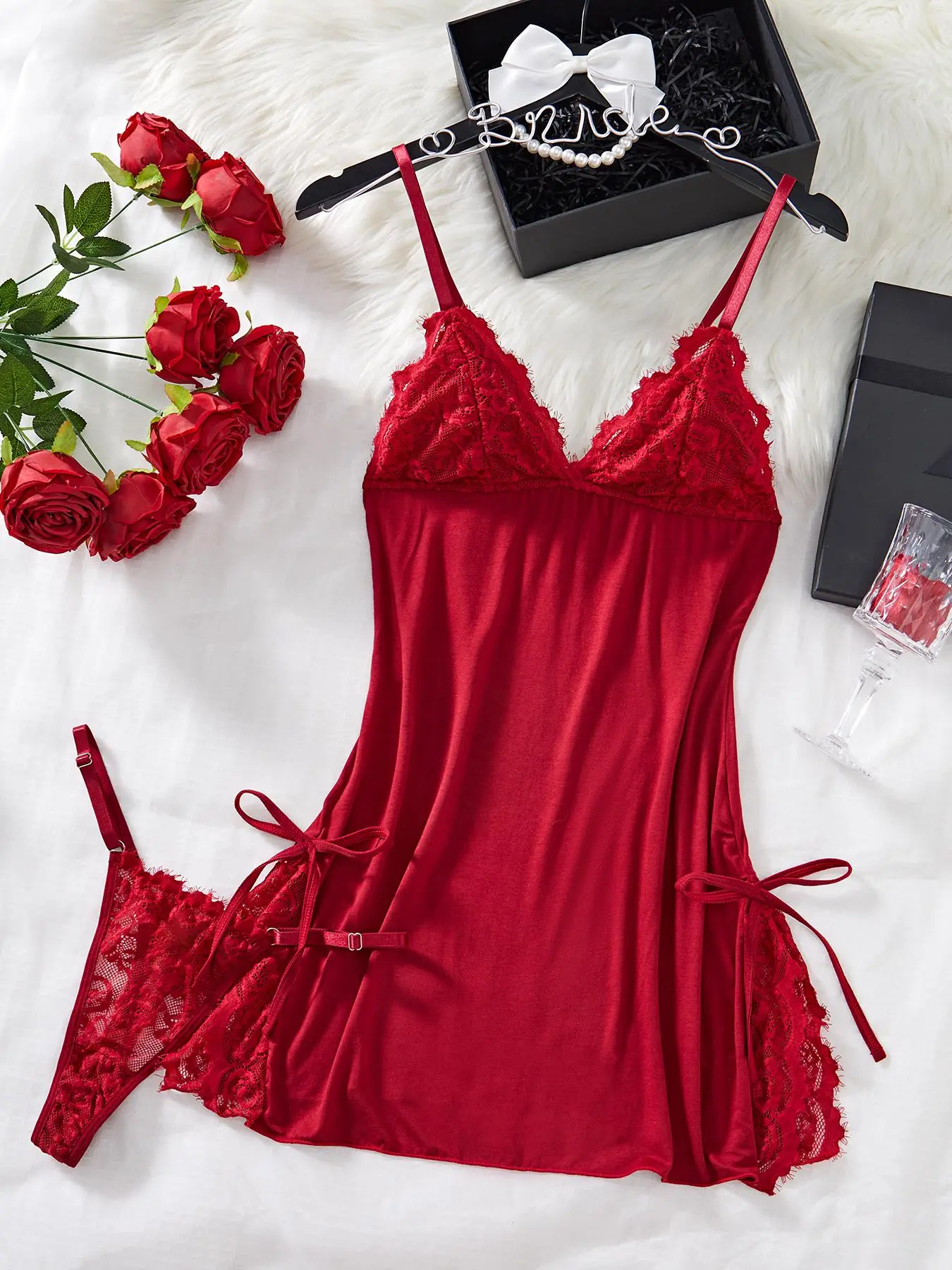 Women's Contrast Lace Split Hem Cami Nightdress & Thong Two-piece Set, Elegant Adjustable Spaghetti Strap Bow Decor Nightgown & Thong Set, Ladies Sleepwear for All Seasons, Loungewear
