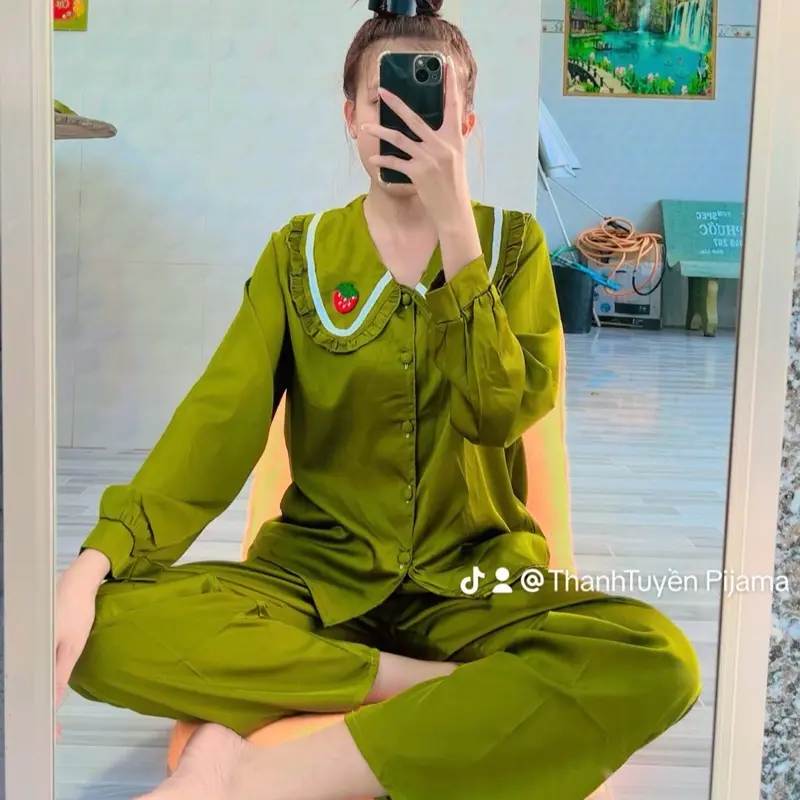 Đồ bộ pijama trơn 40-58kg, vải latin cổ sen phối viền thêu dâu