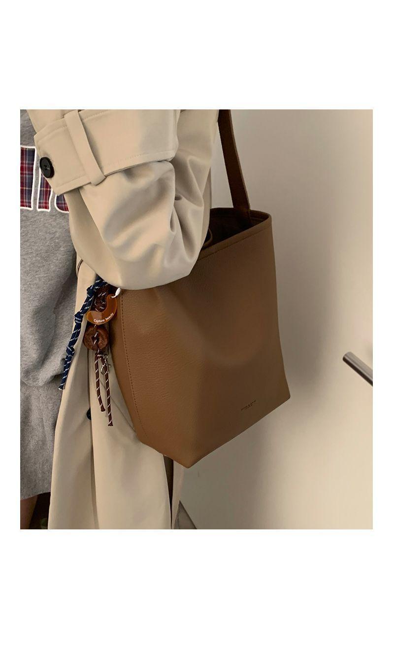 Product Introduction of Beg Ketiak, Gaya Retro, Untuk Wanita, Fesyen Baharu 2024, Beg Baldi Korea, Serba guna, Kapasiti Besar, Beg Tote Bahu Bags Totebag 18