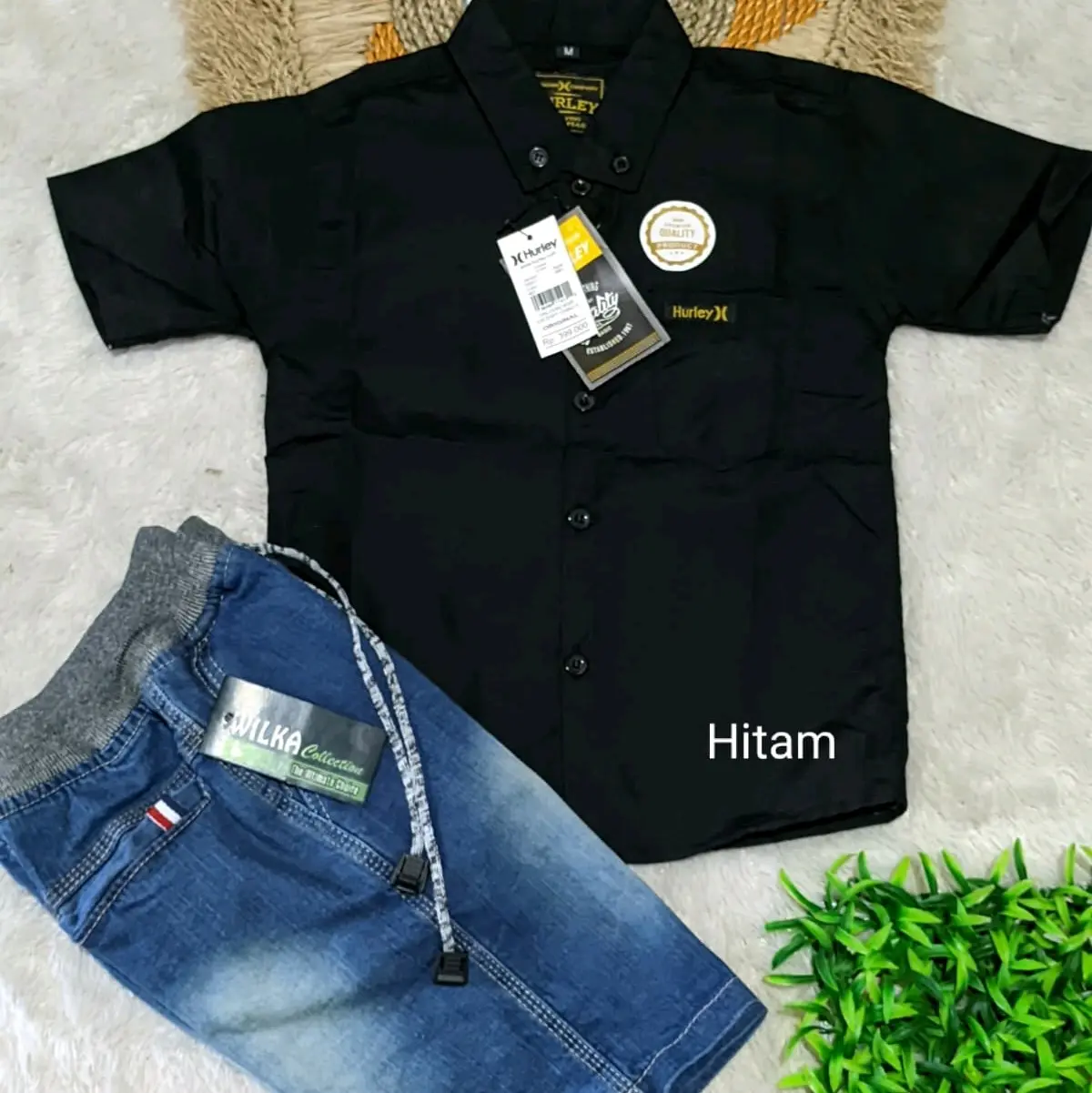 Hitam