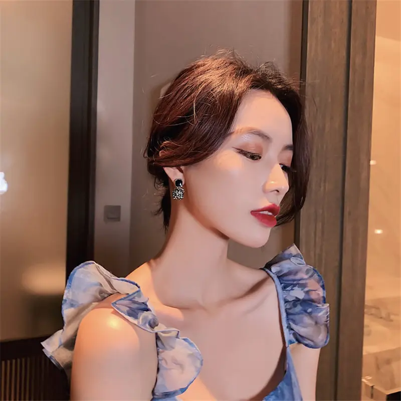 OKEBELANJA Anting Petak Berkristal Hitam S925 Aksesoris Wanita Korea Style 3