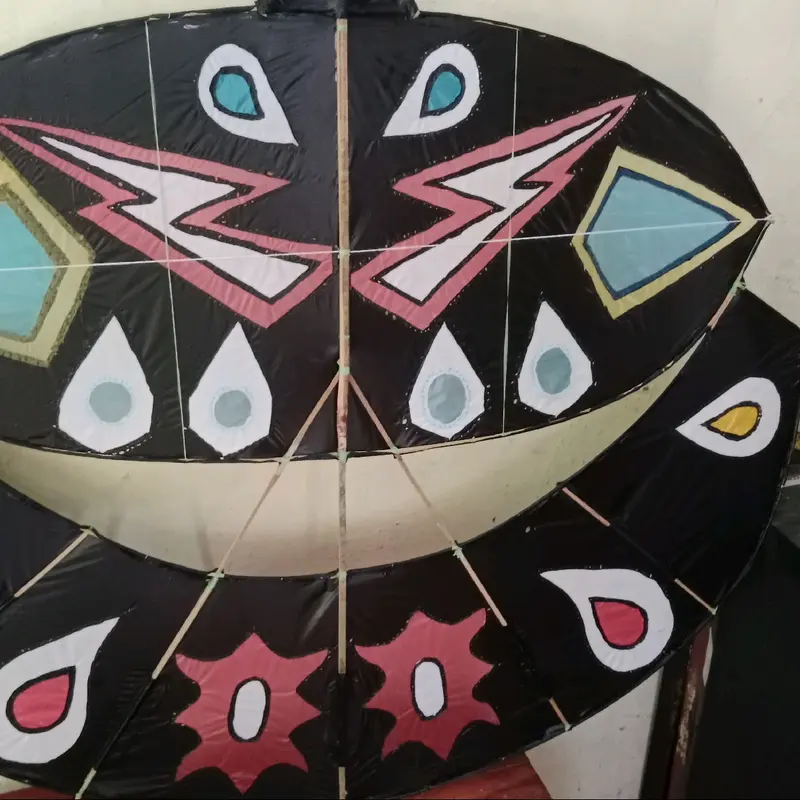 layang2 gapangan ceper siap terbang t 75cm L 85 cm 0
