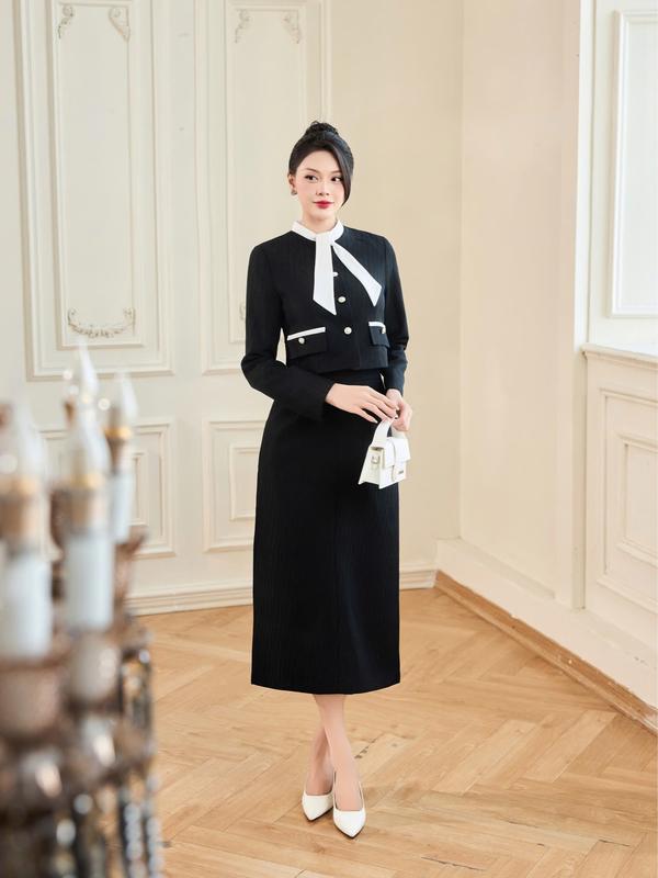 Bộ Đồ Nữ CCHAT Áo Cài Khuy Nơ Cổ Chân Váy Dáng A Chất Tuytsi 24BDX8006AT