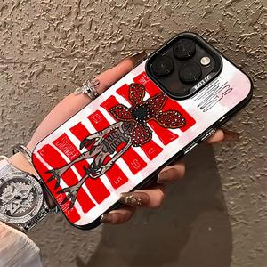 Estuche de teléfono con diseño artístico de Stranger Things para la iPhone 17 16 15 14 13 12 11 PRO MAX PLUS AIR y 16E AIR XR XS MAX 7 8 Plus Serie, con un dorso mate resistente a los golpes.