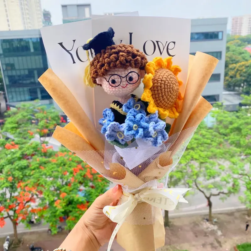 Bó hoa tốt nghiệp bằng len handmade, hoa cử nhân 3