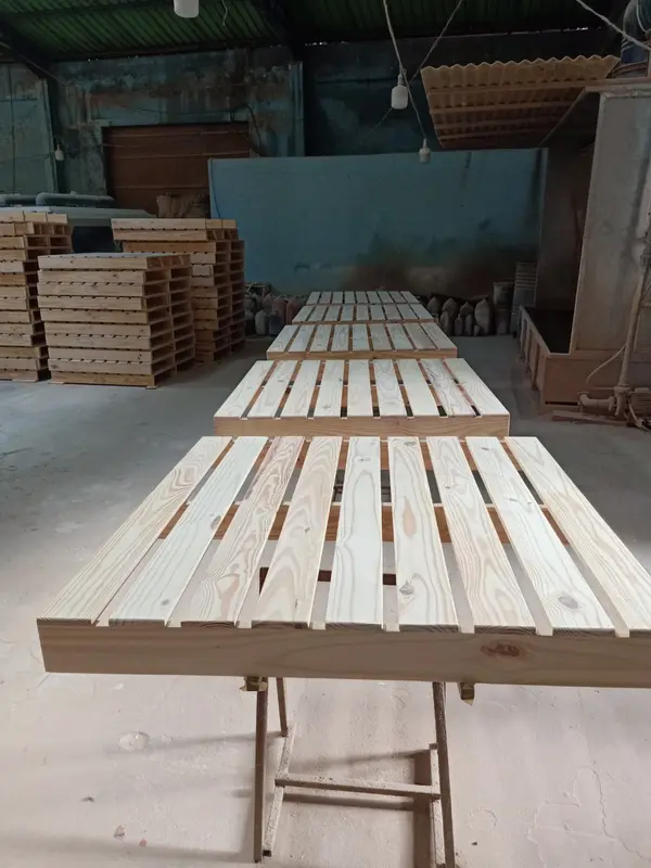 Giường Pallet Gỗ Thông- 2 kích thước giường Đơn (gỗ mới, nói không với gỗ tái sử dụng). Hiện đại. 4