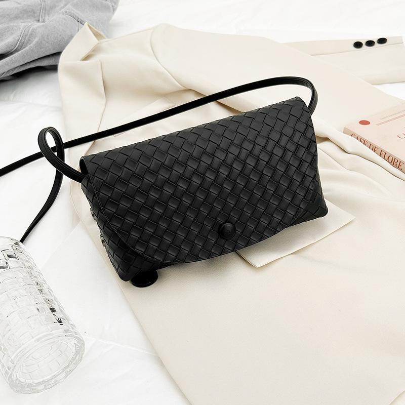 Product Introduction of Women's Shoulder Bag, Niche Design, Fashionable, Classic Retro Style, Sling Bag, Suitable for Spring and Summer, New Arrival Bags Sienna Large 14