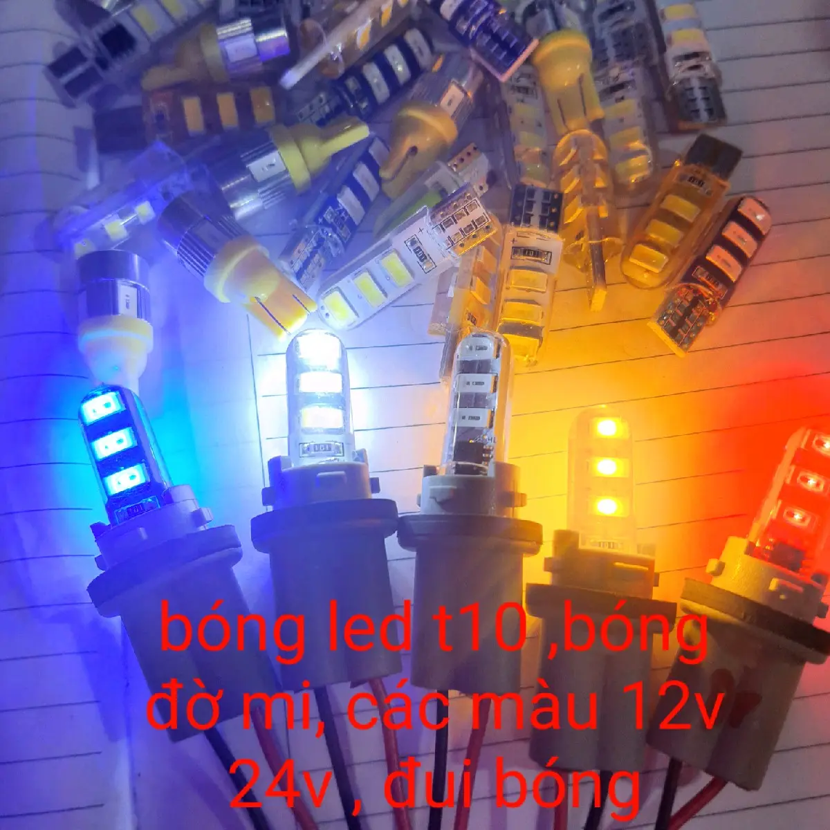 bóng led t10 , bóng đờ mi cho xe tải, xe hơi loại các màu bọc silicon chống nước 12v 24v sáng