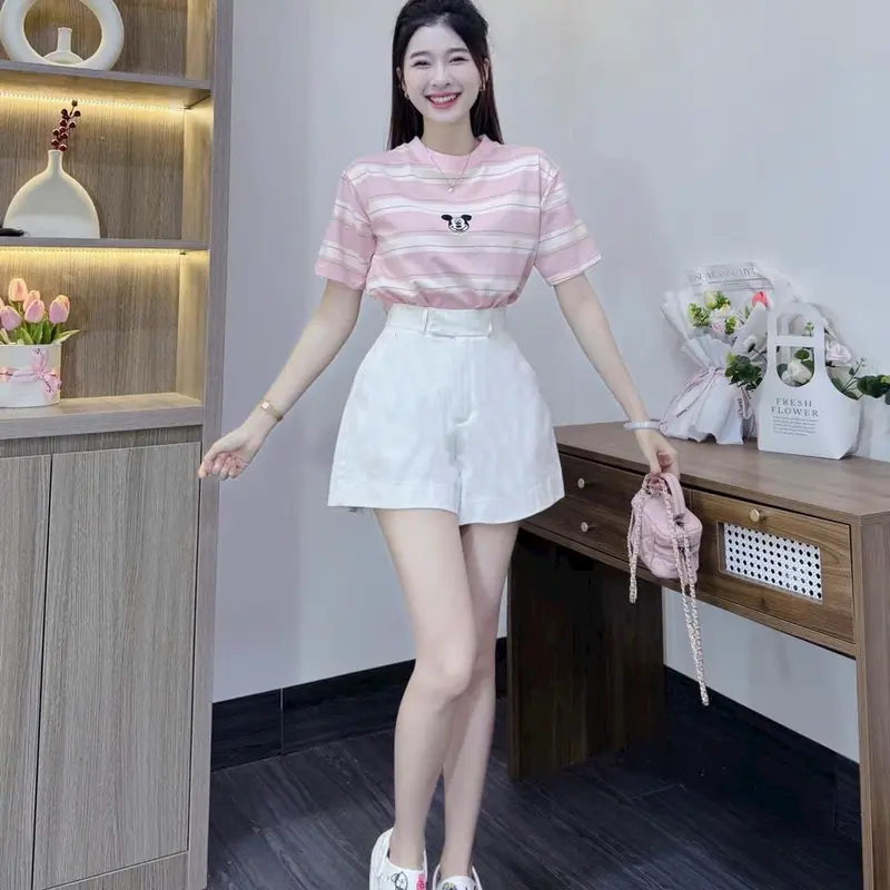 SÉT ÁO TĂM LẠNH IN SỌC HÌNH MICKEY PHỐI QUẦN KAKI MÀU Y HÌNH 1