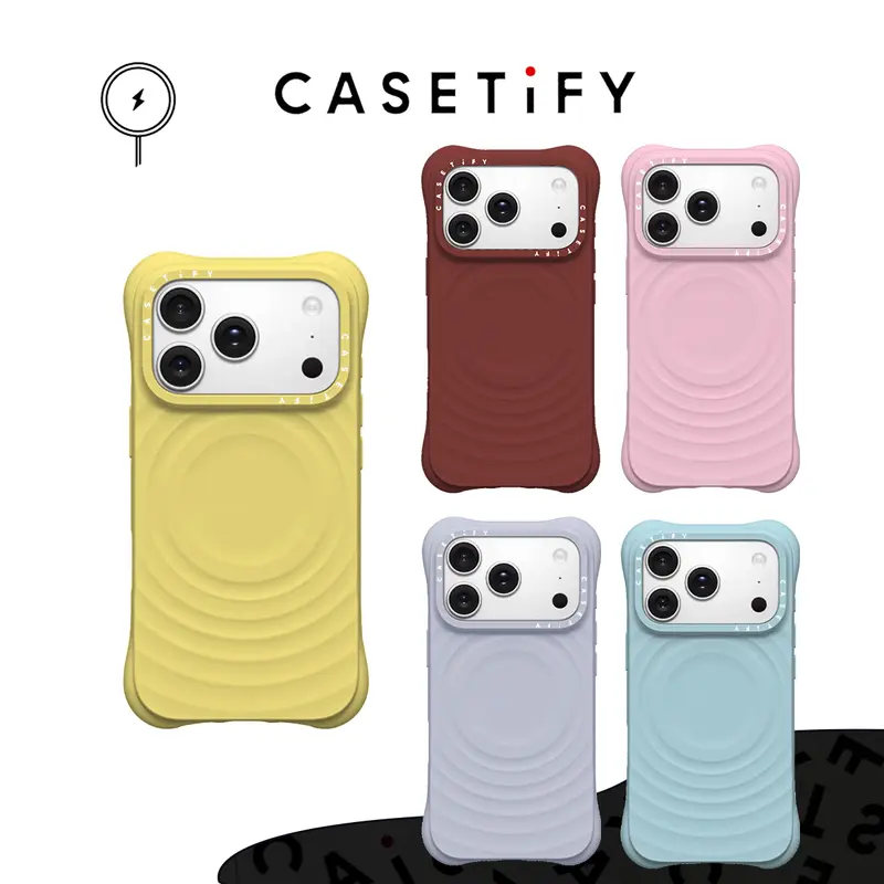 CASETiFY Black Garden White Cross Flower with MagSafe for iPhone