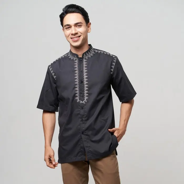 Preview Baju Koko Itang Yunasz Romzon Kantong Pendek