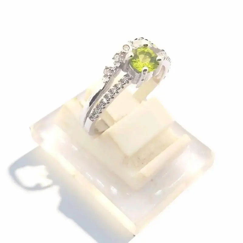 RING PERAK LADIES NATURAL PERIDOT 2
