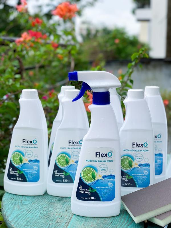Nước tẩy rửa ion kiềm FlexO pH 12.5 đánh bay mọi vết bẩn nhẹ nhàng mà không tốn sức, dung cụ nhà bếp