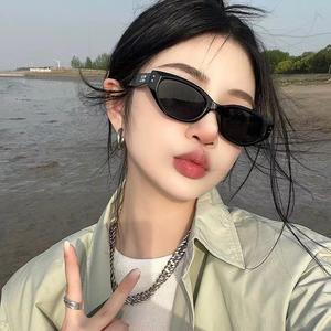FS GM Style Slim Sunglasses Black Glossy Frame Kaca Mata Perempuan UV Aesthetic Look Trending TikTok Style Malaysia Cermin Mata Hitam