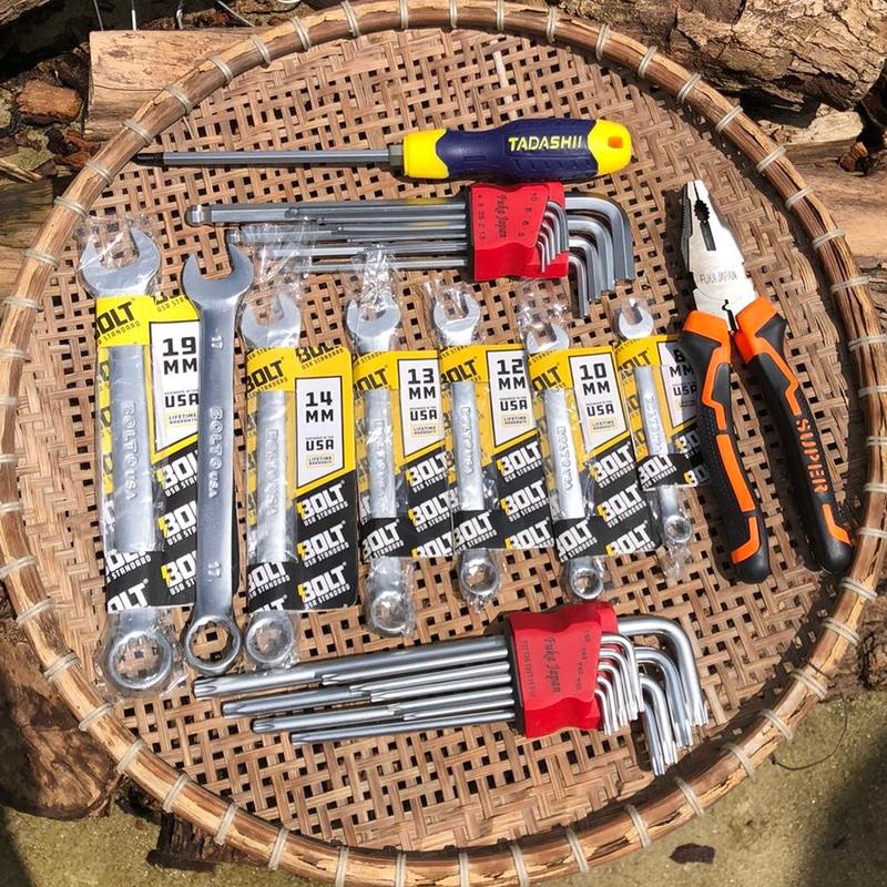 Tặng tua vít+bút thử điện(combo kim khí 28 chi tiết)bộ cờ lê hai đầu 7 cái+ bộ lục giác bông+bi, kìm điện hàng Mỹ Nhật.