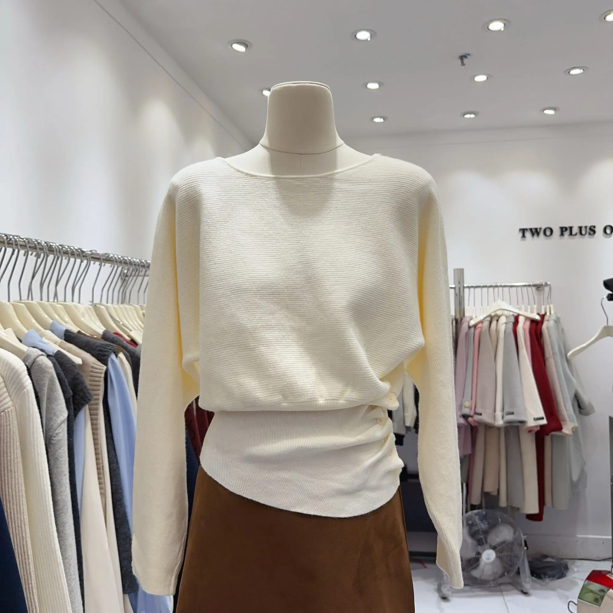 Áo Len Trễ Vai Thanh Lịch Và Mềm Mại, Phong Cách Hàn Quốc, Dành Cho Nữ, Nuo Độc Đáo, Tay Áo Dài, Thiết Kế Nút, Dễ Thương Và Gợi Cảm, Mỏng Vừa Vặn, Áo Sang Trọng Women Top Cổ Tròn
