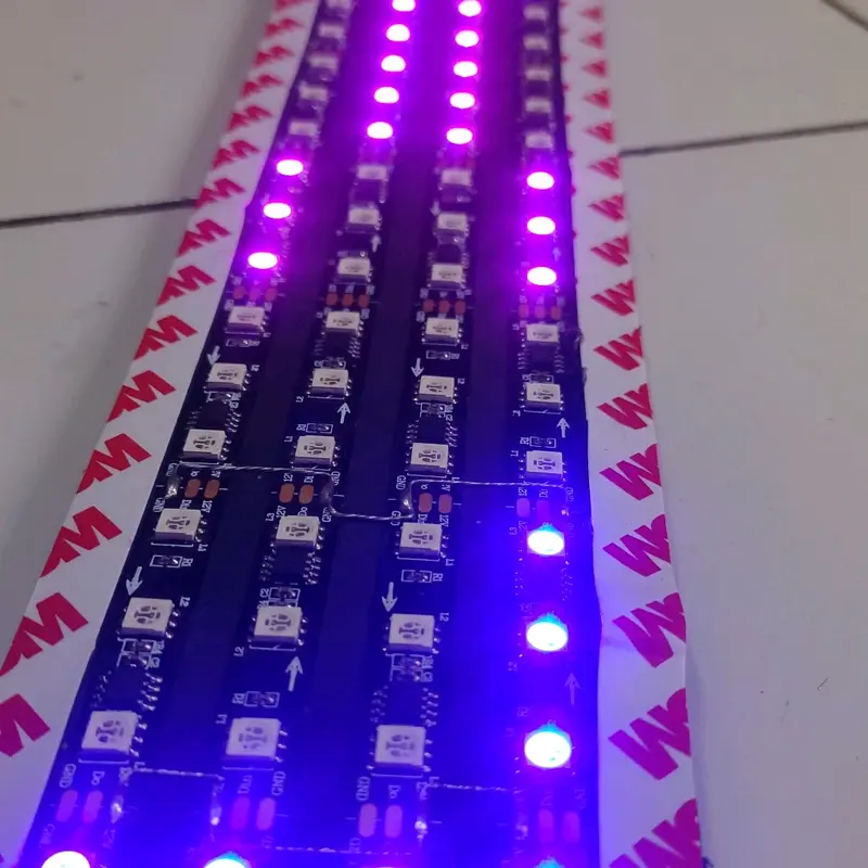Lampu Led strip variasi hiasan kaca mobil wifi 4 baris bisa ganti text via android Car 1