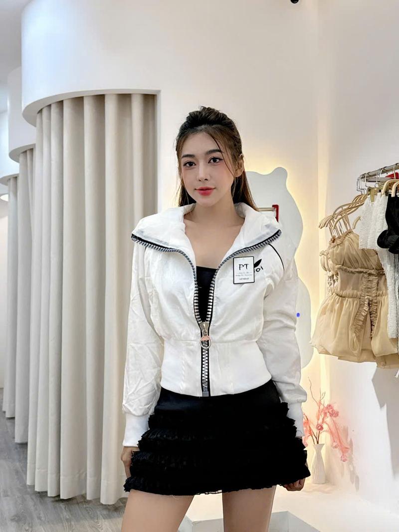 Product Introduction of Áo Khoác Phi Xà Cừ Nữ THÊU LOGO DÂY KÉO TO , Có Túi Trong 2 Lớp Dành cho Nữ Từ 40kg đến 58kg 7