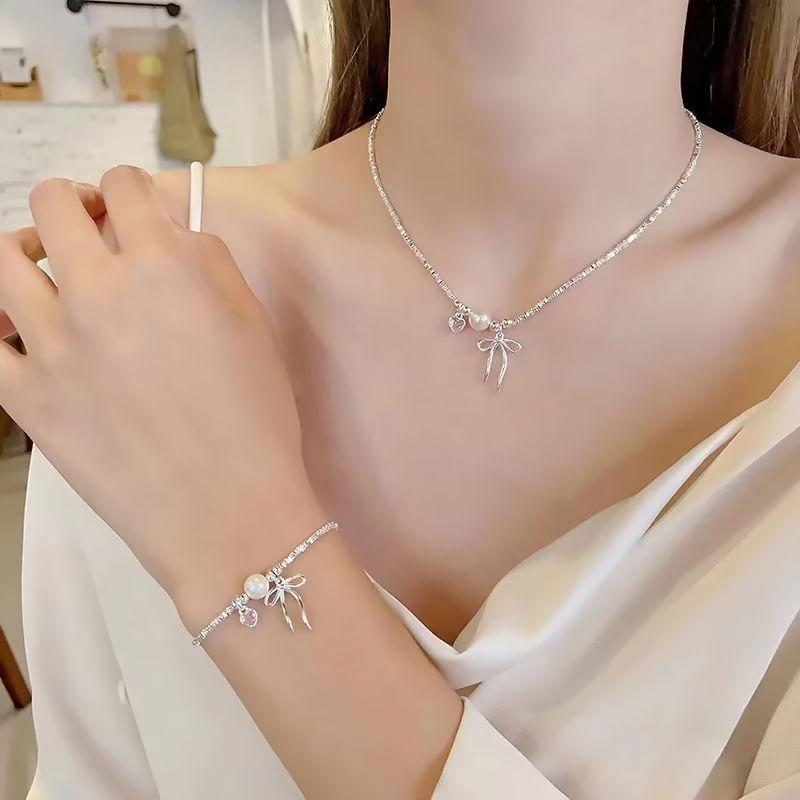 Product Introduction of S925 Loving Heart in Sterling Silver Zircon Bow Small Pieces of Silver Necklace Bracelet Set Ins Niche Temperament Clavicle Chain 7