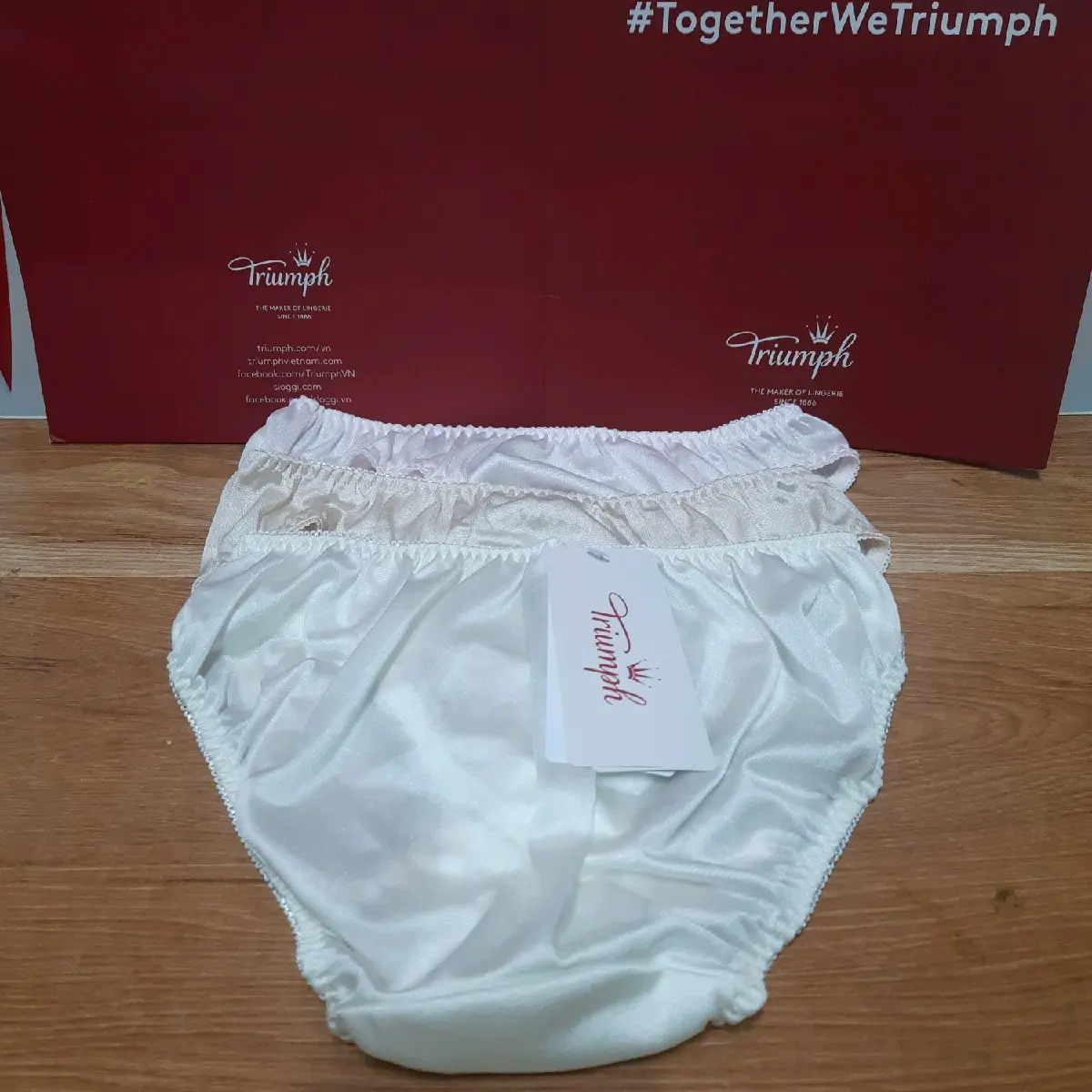 Quần lót nữ Triumph Blissy 09 mini màu trắng, kem, hồng size M, L