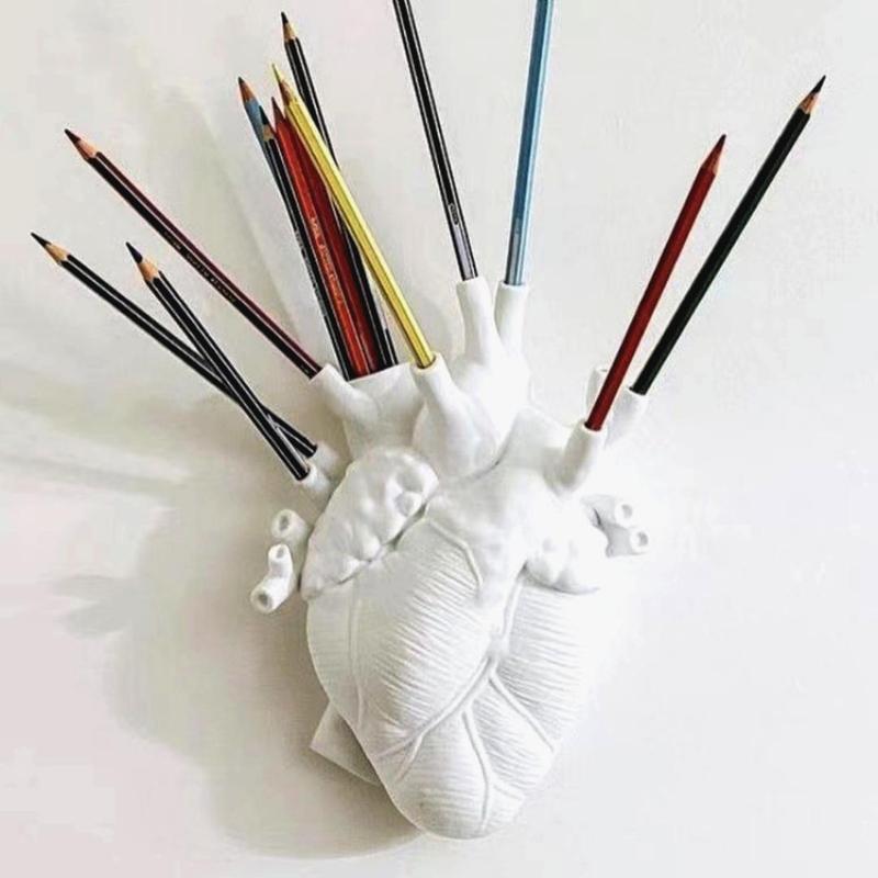 Product Introduction of Heart Shaped Resin Vase, 1 Count Creative Desktop Ornament, Decorative Vase for Home Office, Ideal Housewarming Gift, Valentine's Day Gift Idea 5