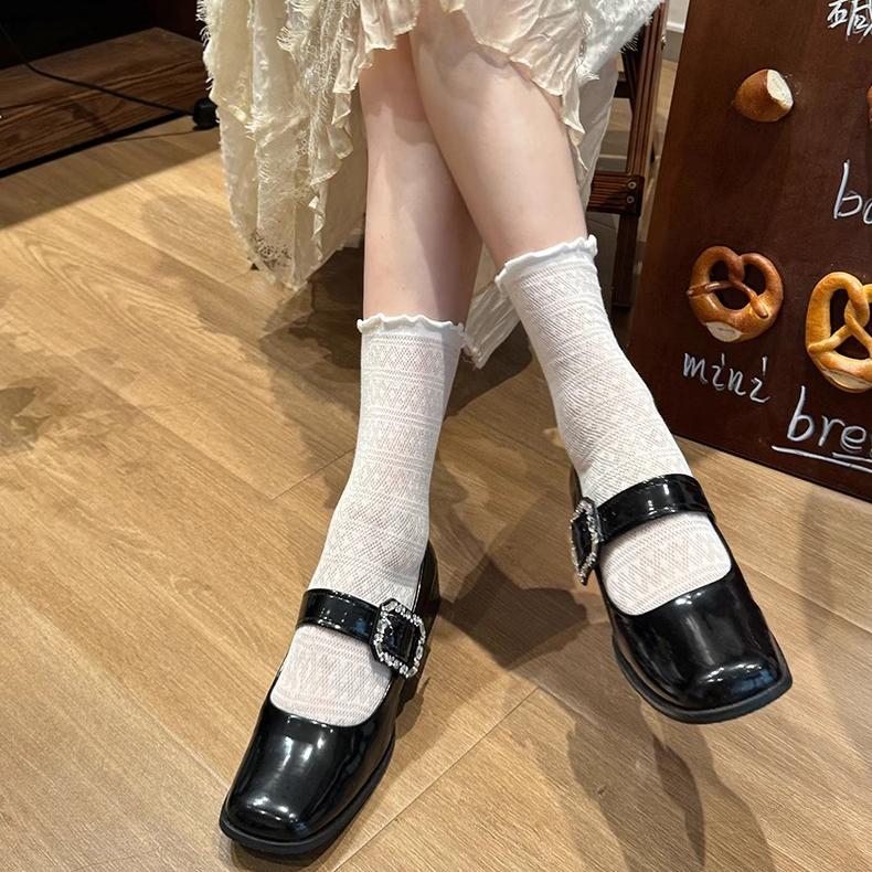Product Introduction of Women Lace Flower Socks Retro Floral Mesh Lolita Cute Socks Thin Middle Tube Sock Korean Girl Sweet Breathable Socks 11