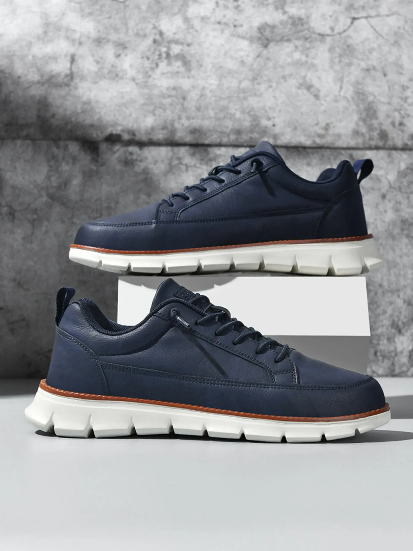 Men's Fashionable Lace Up Low Top Skate Shoes, Casual Comfortable Breathable Sports Running Shoes, Male All-match Round Toe Shoes for Daily Wear
