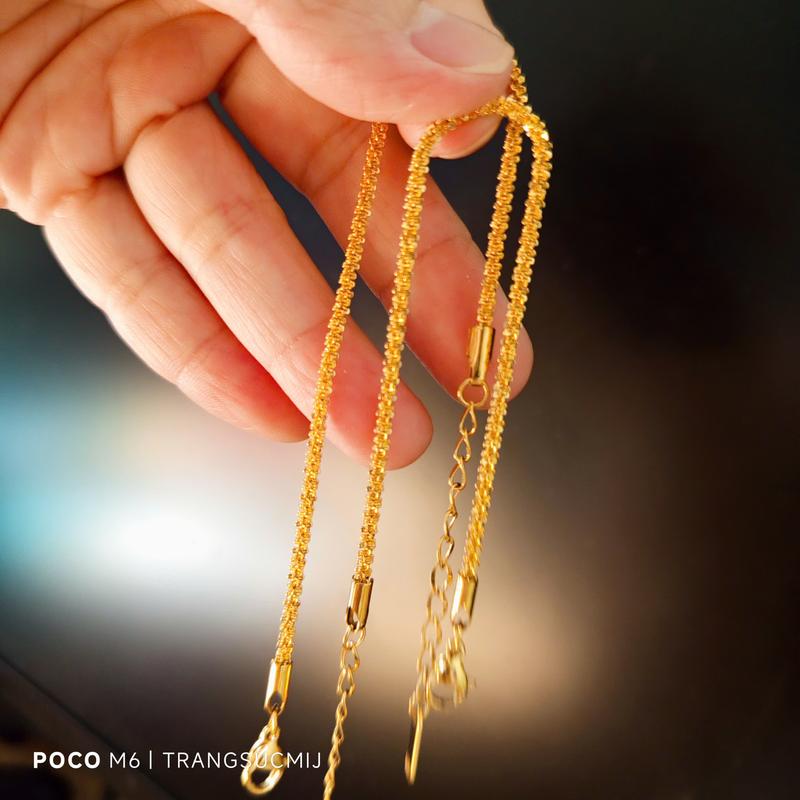 Product Introduction of Lắc Tay Nữ Titan Sáng Bóng Bền Màu - Phụ Kiện 9