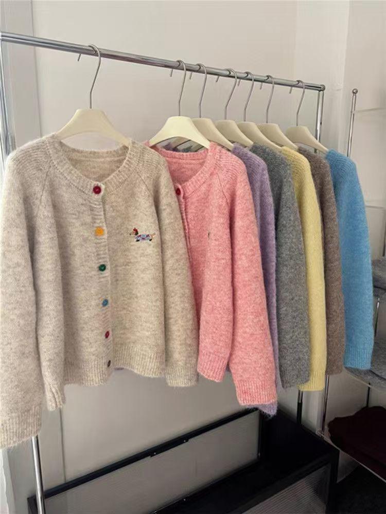 Product Introduction of Áo Cardigan Dệt Kim, Phong Cách Thường Ngày Thêu Ngọt Ngào, Dẻo Dai, Dài Tay, Màu Mới Mùa Thu, Cài Nút, Áo Khoác Len Dáng Rộng, Dành Cho Nữ 2