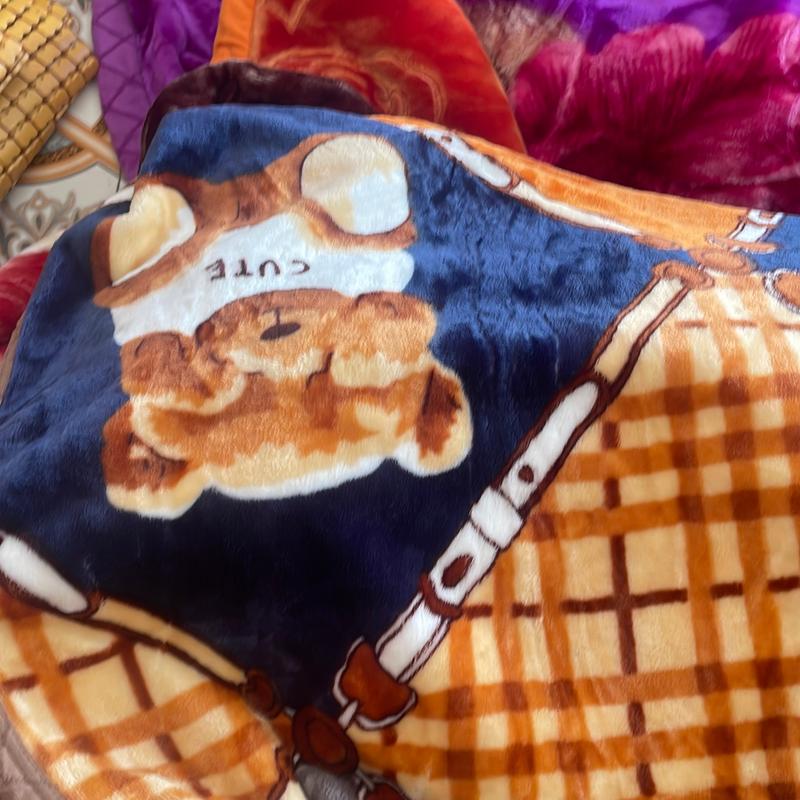 Chăn Nhung Tuyết cao cấp 1 da, 18x2m1 dày dặn(nặng thực tế 1kg6) dành cho mọi nhà