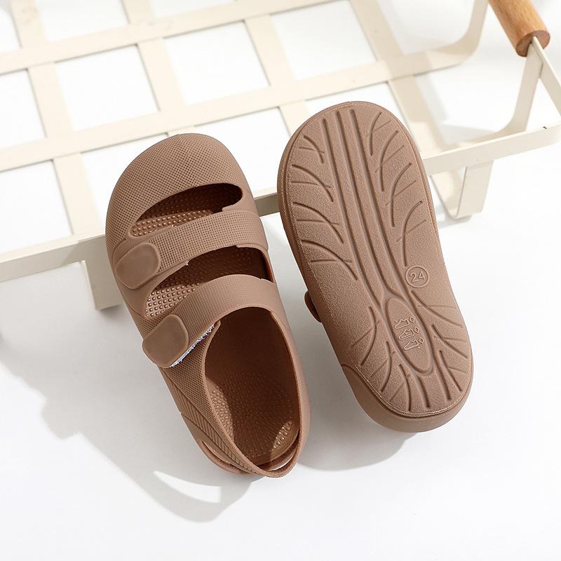 Product Introduction of 24-Year New Children's Closed Toe Soft Plastic Velcro Men's and Women's Baby Water-Stepping Sand Shoes Hole Shoes 4