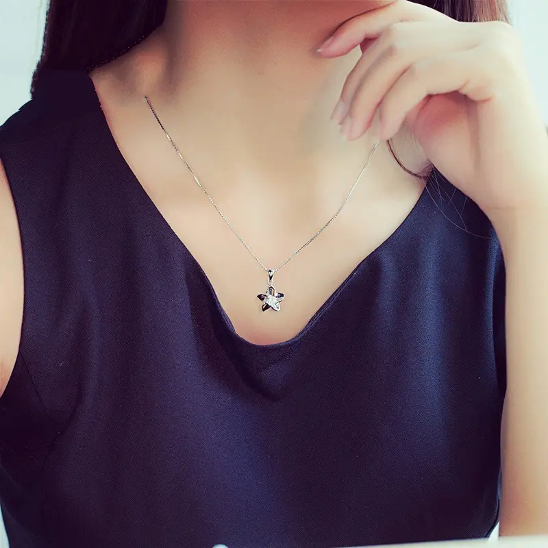 Stall Supply Necklace Women's New Su Xin Flowers Pendant Simple All-Match Clavicle Chain Japanese and Korean Dazzling Five-Pointed Flower Pendant Wholesale