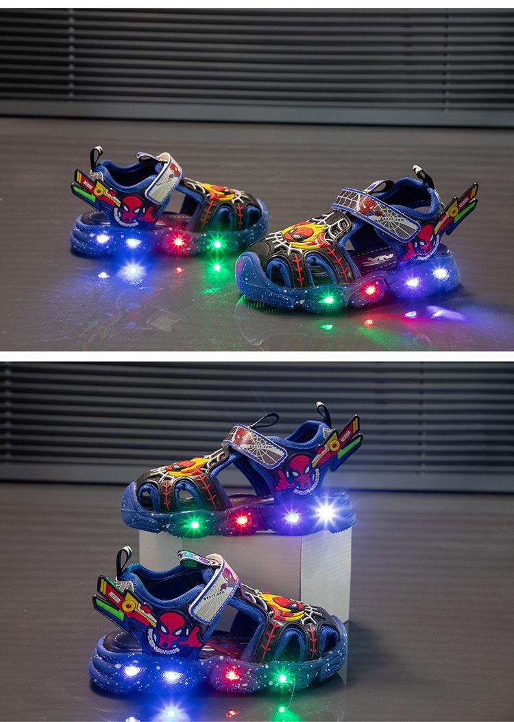 Product Introduction of Spider-Man with Light Children's Sandals 2024 Summer New Anti-Kick Closed Toe Sandals Boys Children Beach Shoes 35