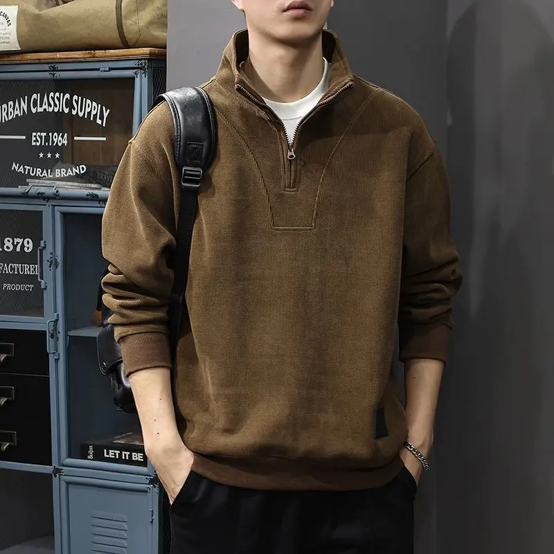เสื้อสเวตเตอร์เย็บปะติดปะต่อกัน, เสื้อผ้าผู้ชายหลวม, คอลเลกชันฤดูใบไม้ร่วงและฤดูหนาวปี 2024, เสื้อโปโลแขนยาวย้อนยุคอเมริกันผู้ชาย, เสื้อคอปกครึ่งซิป, สไตล์ T